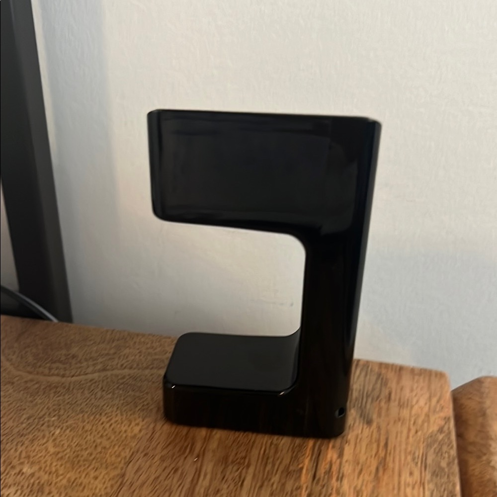 Apple Watch Stand - Picture 3 of 4
